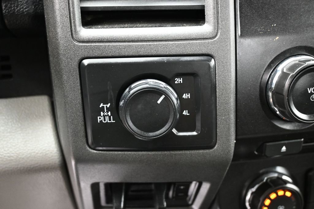 Used 2017 Ford F250 XL w/ STX Appearance Package AWD/4WD image 21