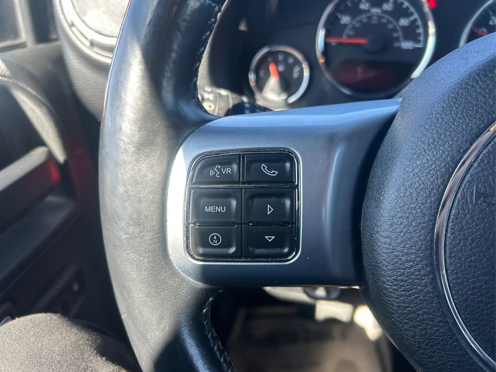 Used 2016 Jeep Wrangler Unlimited Rubicon AWD/4WD image 27