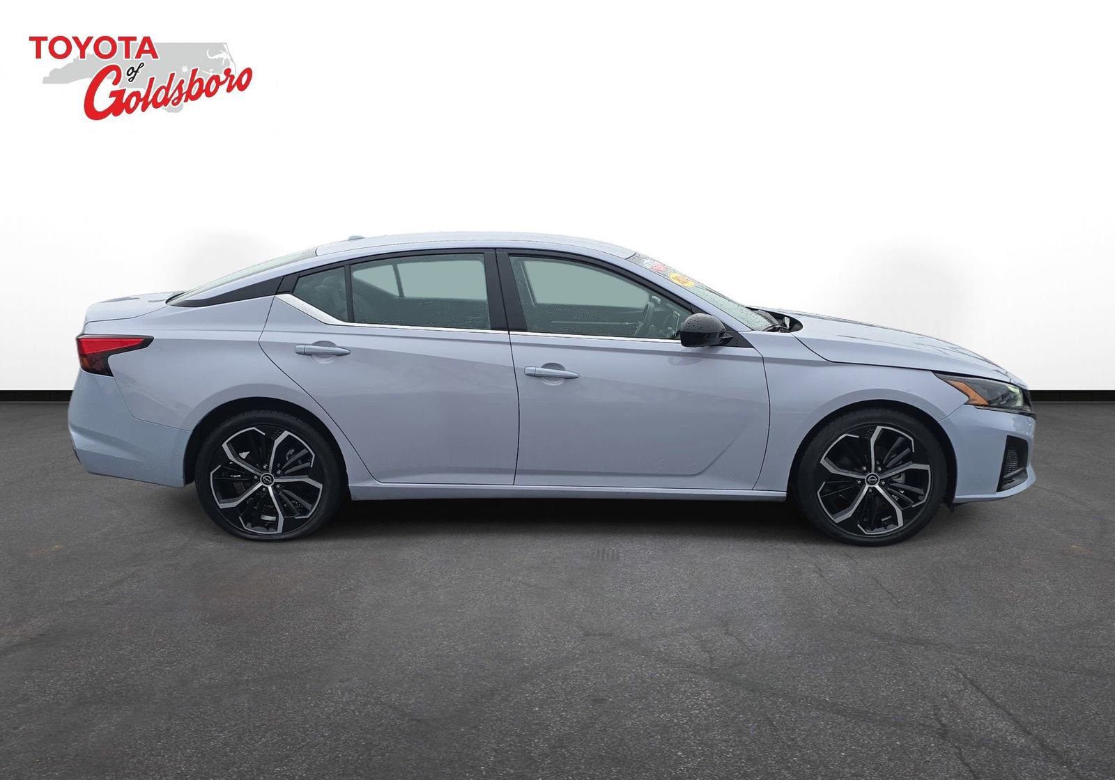 Used 2024 Nissan Altima 2.5 SR image 4