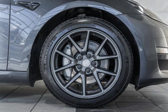 Used 2023 Tesla Model 3 Standard Range image 13
