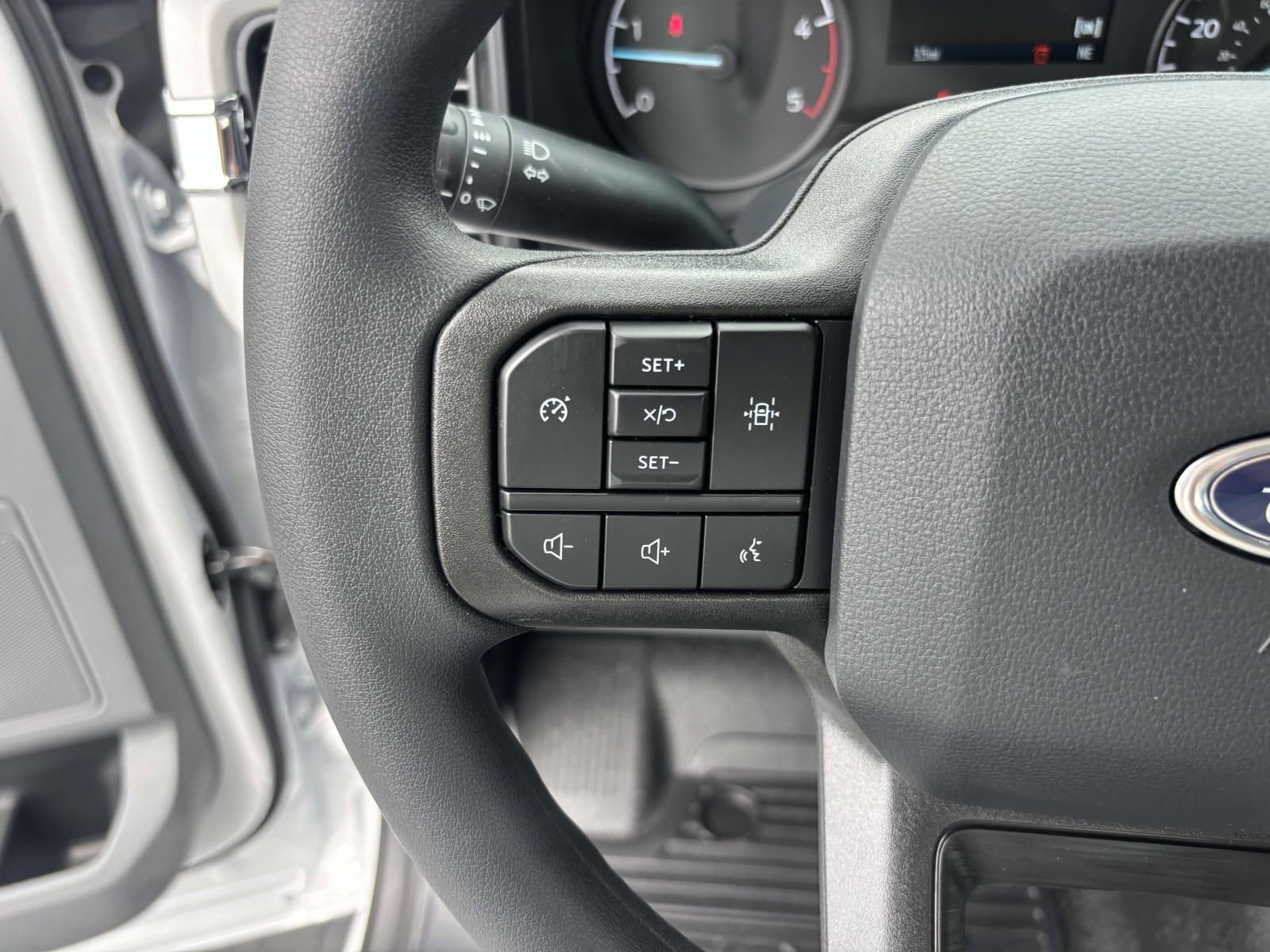 New 2025 Ford F550 4x4 Regular Cab Super Duty image 14