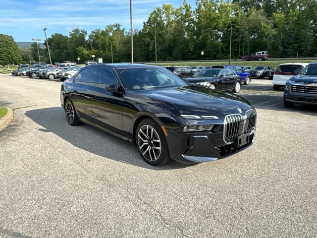 Used 2025 BMW 740i xDrive AWD/4WD image 13