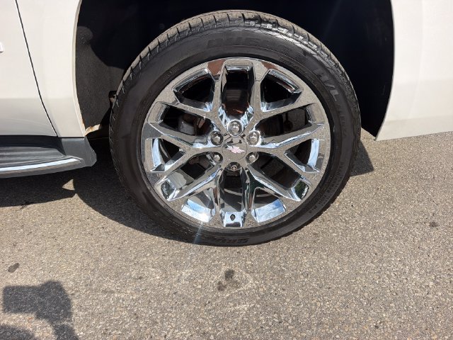 Used 2017 Chevrolet Suburban Premier AWD/4WD image 32