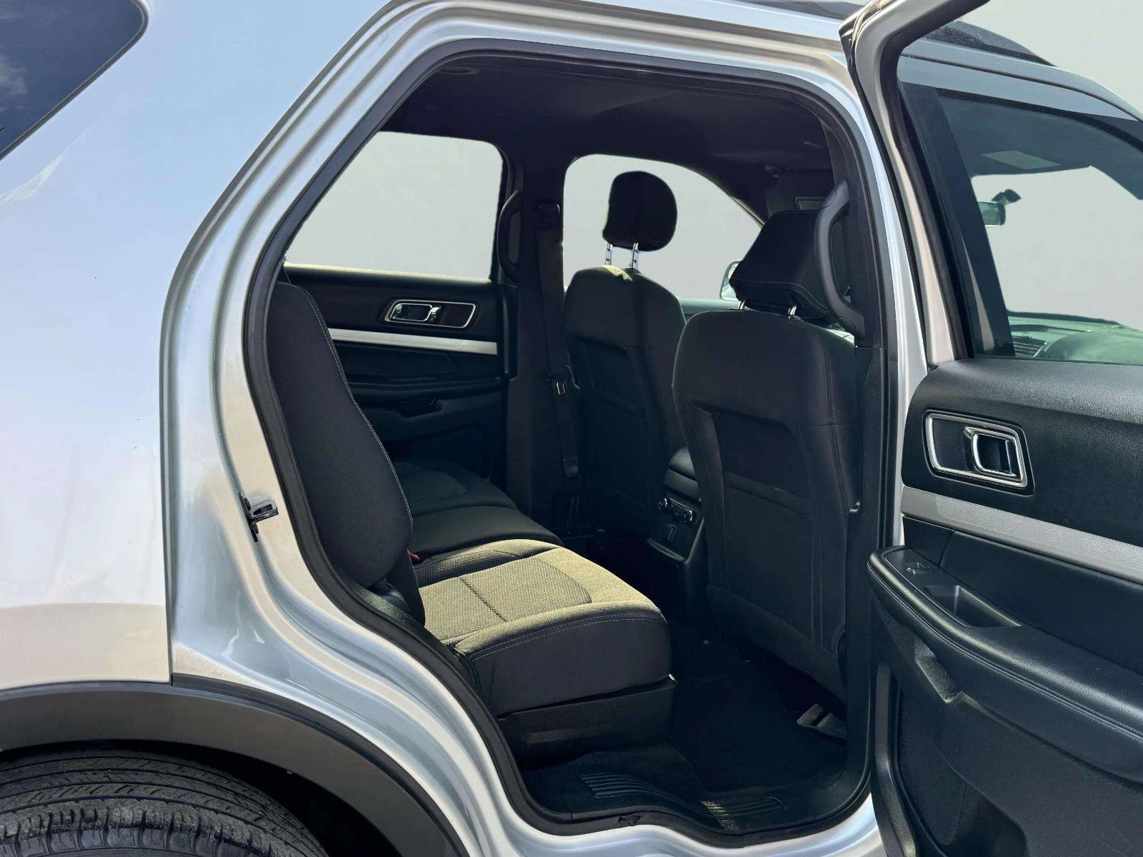 Used 2017 Ford Explorer XLT FWD image 33