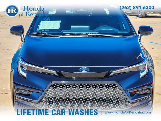 Used 2023 Toyota Corolla SE FWD image 2