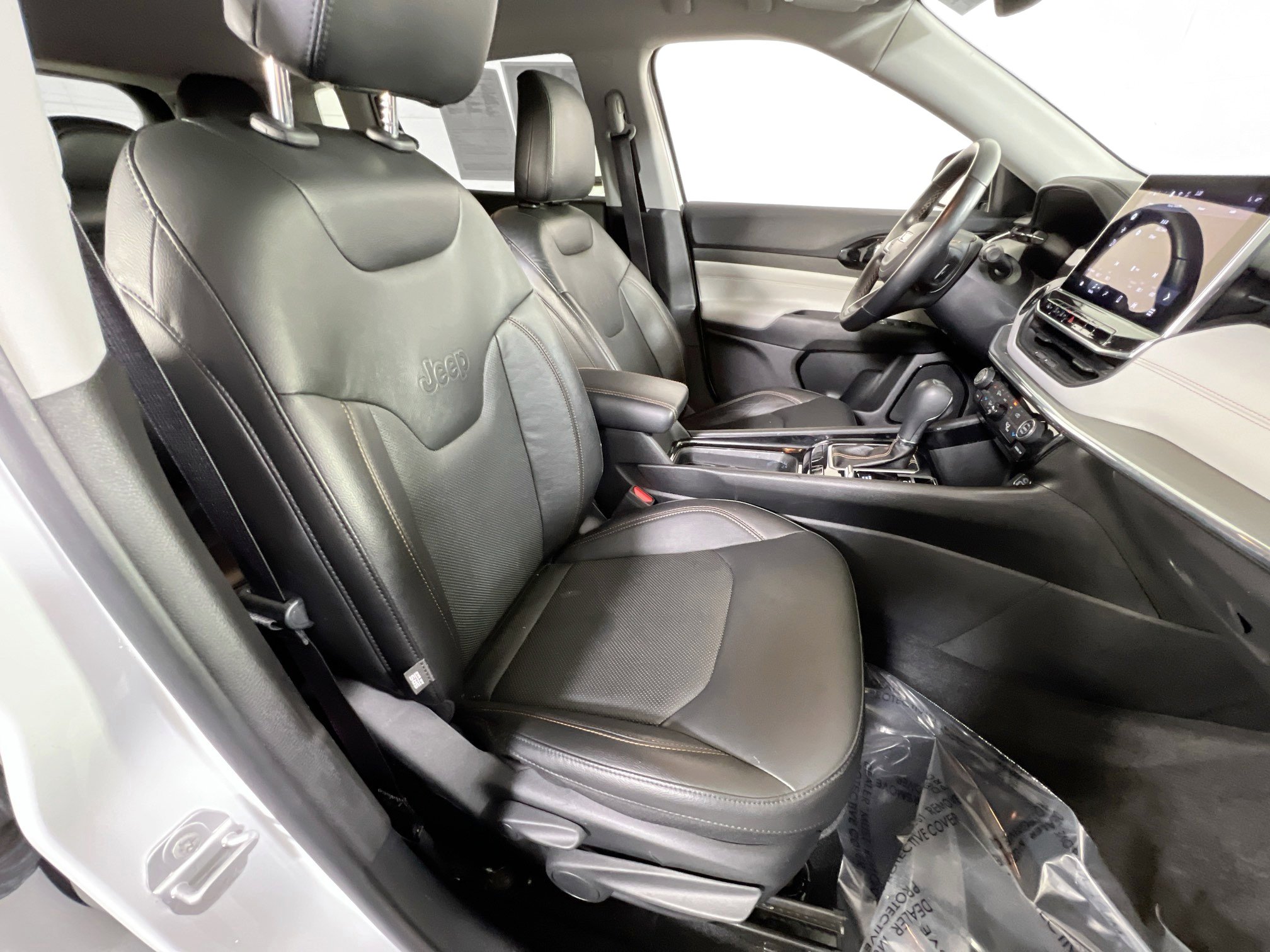 Used 2022 Jeep Compass Limited image 24