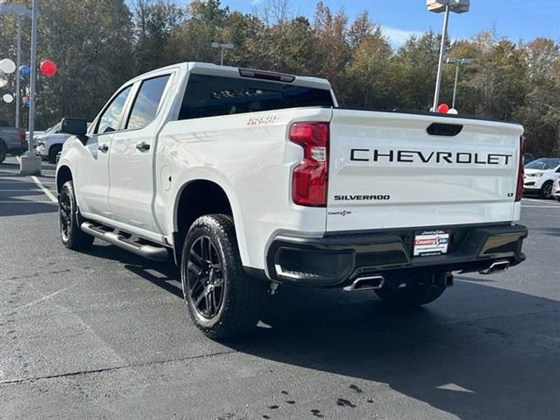 Used 2025 Chevrolet Silverado 1500 LT Trail Boss w/ Convenience Package II AWD/4WD image 8