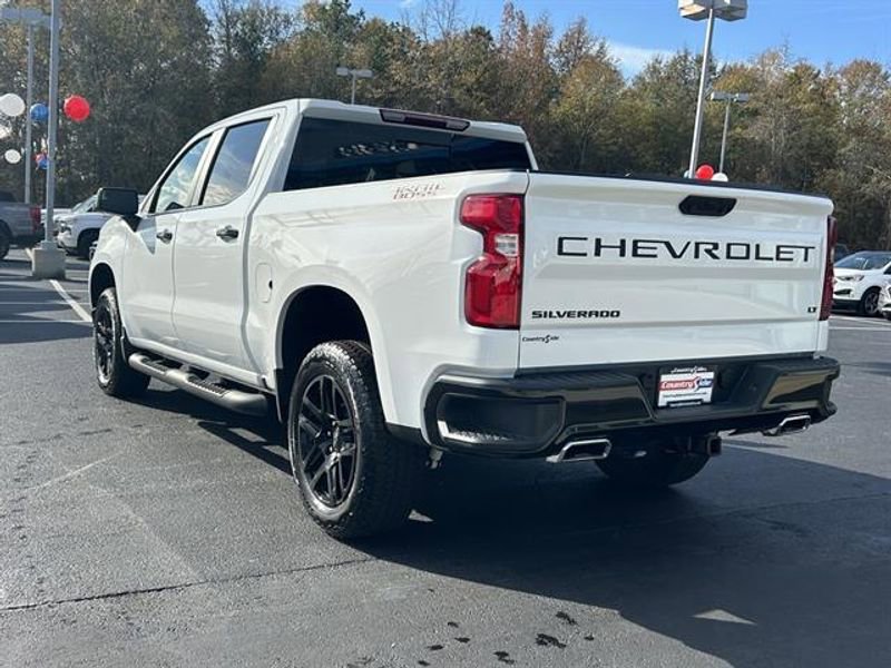 Used 2025 Chevrolet Silverado 1500 LT Trail Boss w/ Convenience Package II AWD/4WD image 8