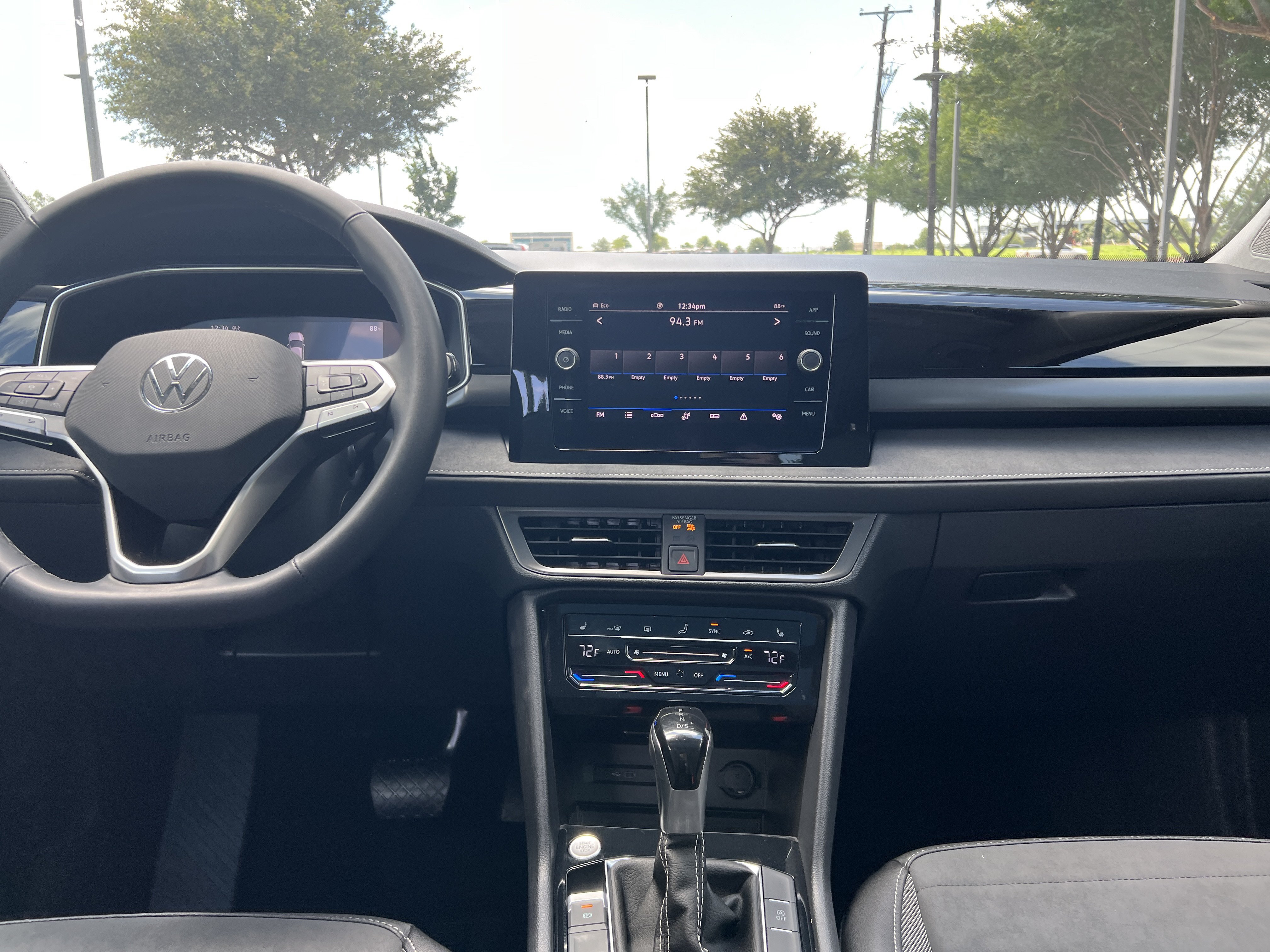 Certified 2025 Volkswagen Taos SE AWD/4WD image 27