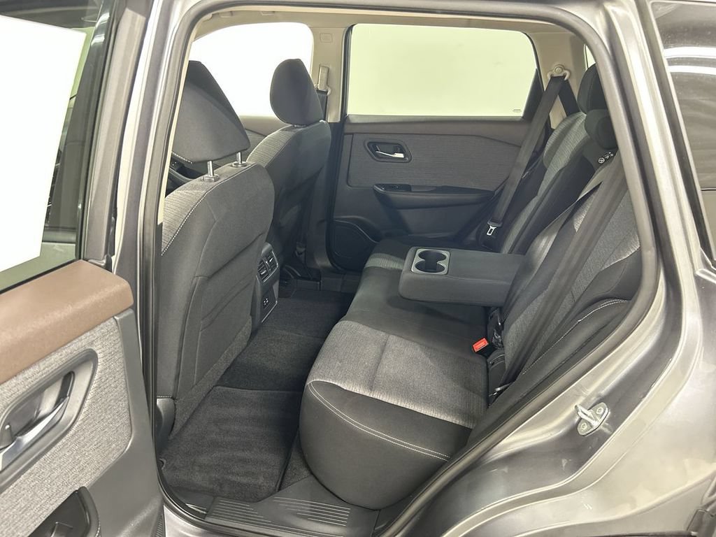 Used 2021 Nissan Rogue SV AWD/4WD image 19