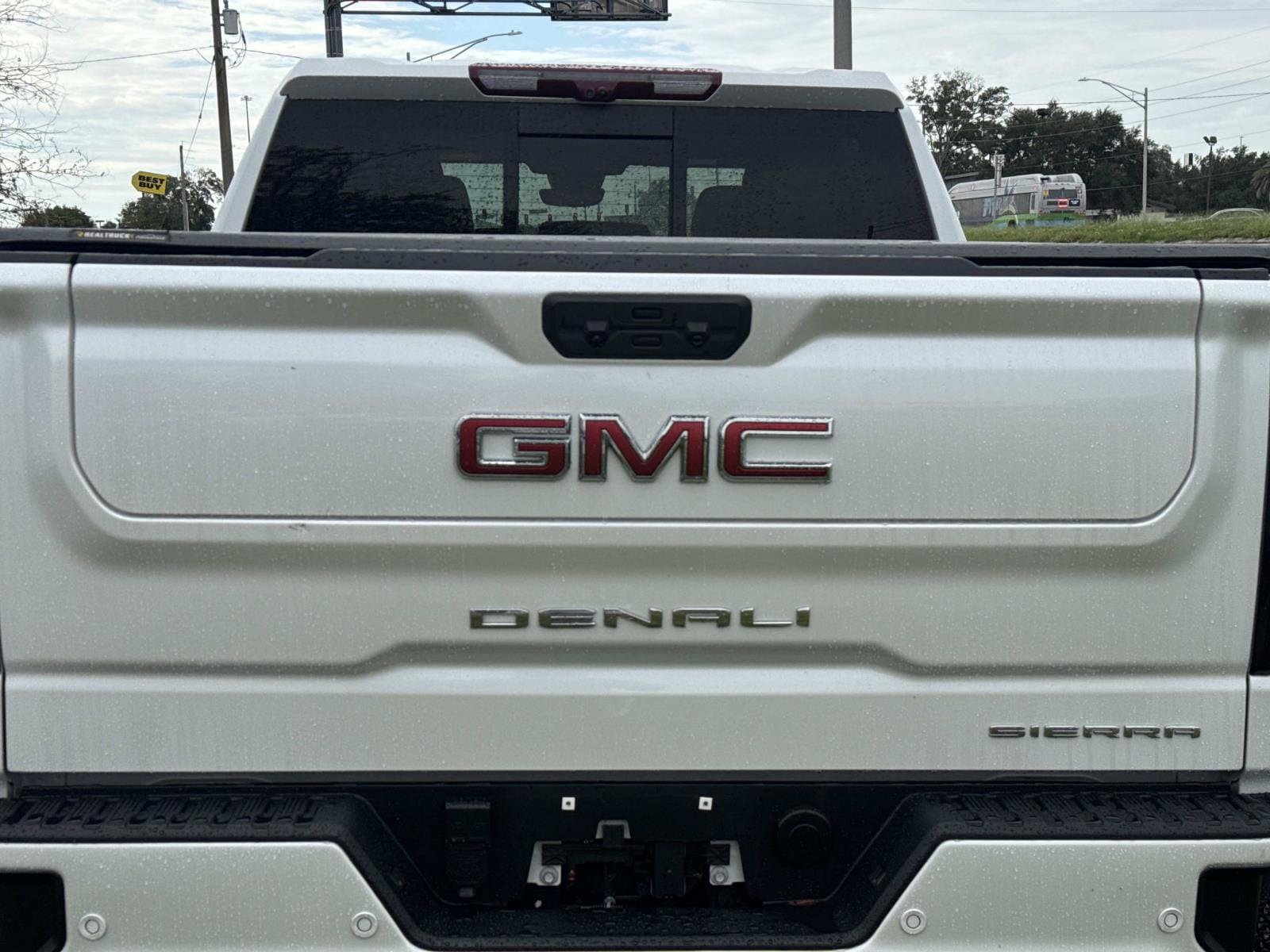 Used 2024 GMC Sierra 1500 Denali w/ Denali Reserve Package AWD/4WD image 9