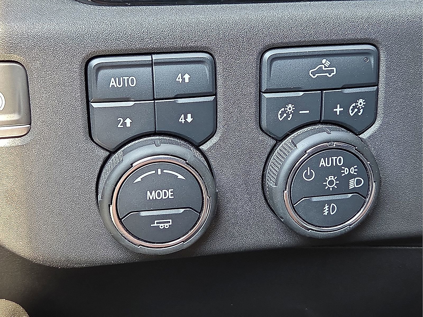 Used 2024 Chevrolet Silverado 1500 LT Trail Boss w/ Convenience Package II image 22