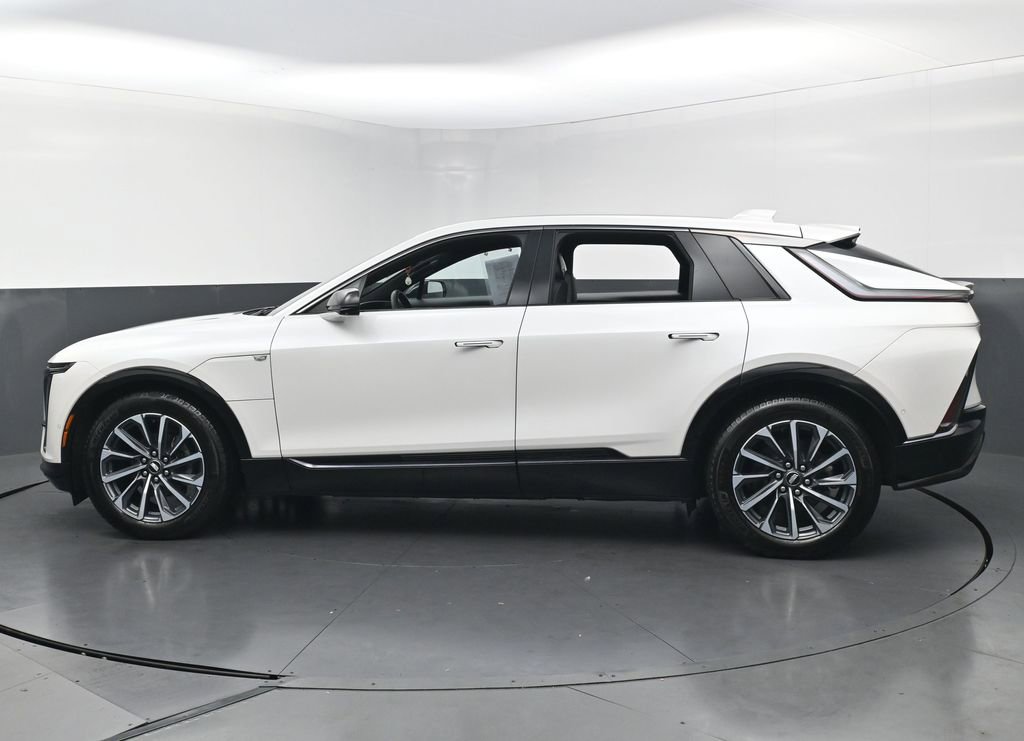Used 2024 Cadillac Lyriq Sport AWD/4WD image 8