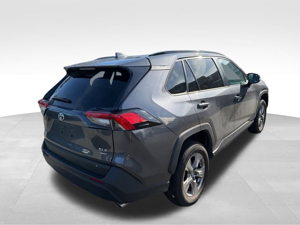Used 2025 Toyota RAV4 XLE image 4