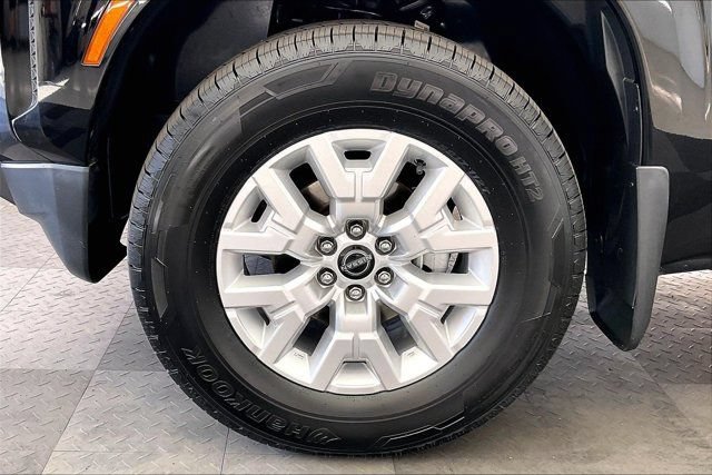 Used 2022 Nissan Frontier SV AWD/4WD image 8