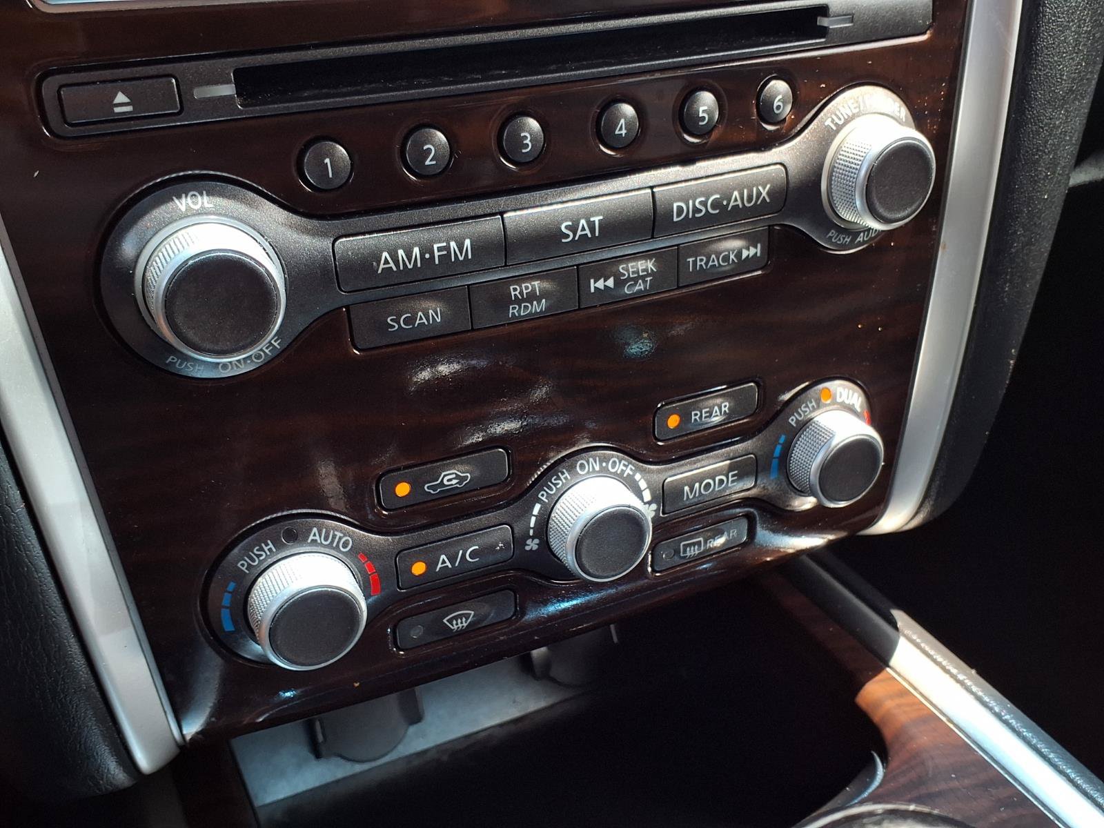 Used 2015 Nissan Pathfinder SL w/ SL Premium Package FWD image 27