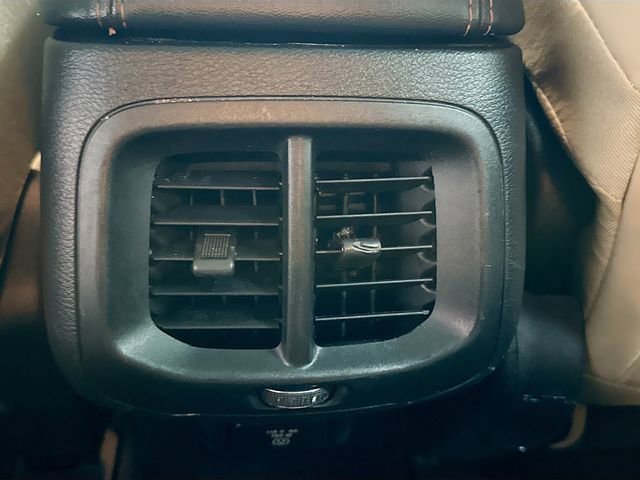 Used 2016 Jeep Cherokee Limited w/ Luxury Group AWD/4WD image 25