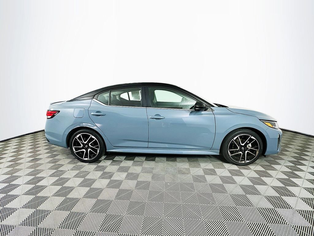 Used 2024 Nissan Sentra SR w/ SR Premium Package image 11