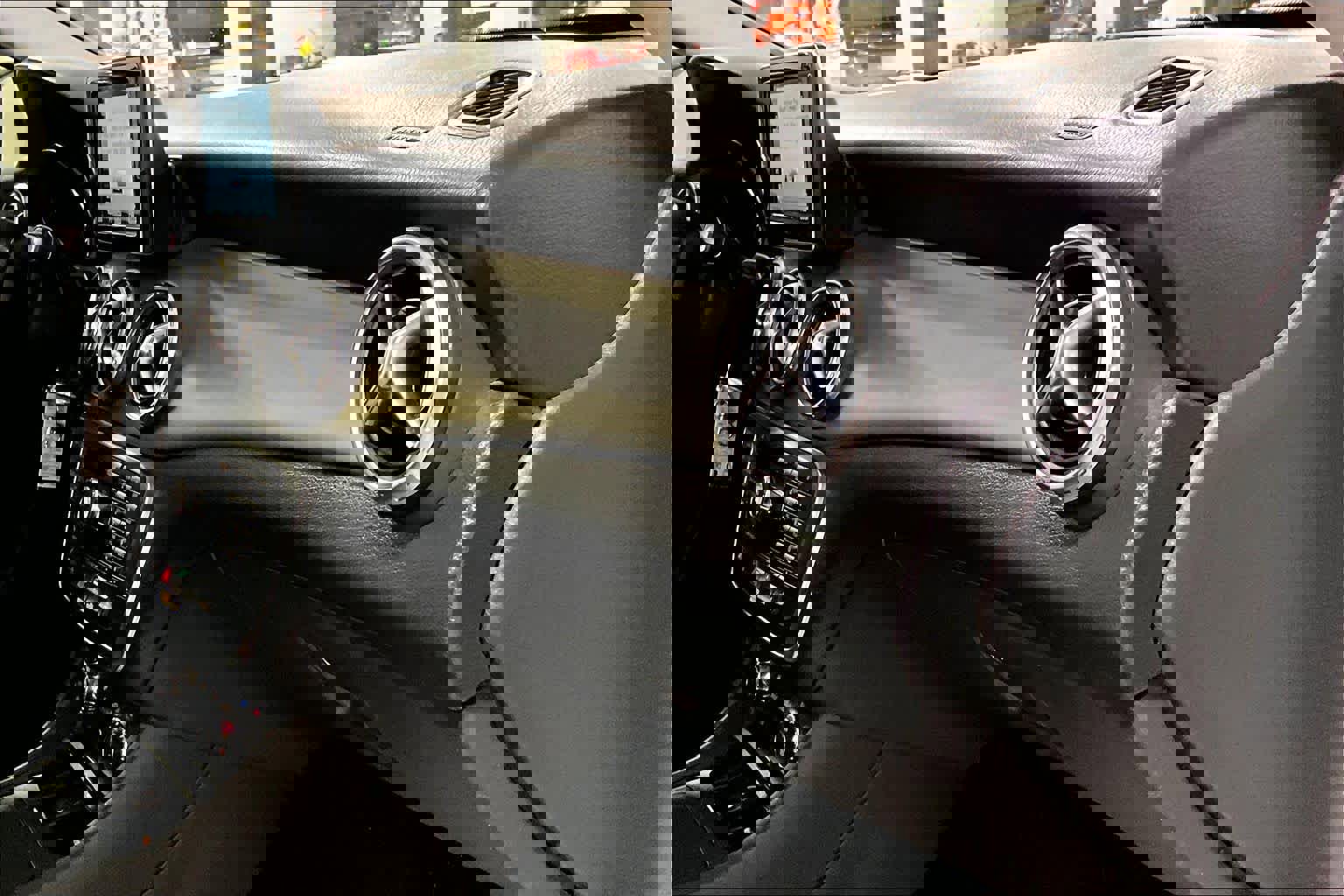 Used 2015 Mercedes-Benz GLA 250 image 17