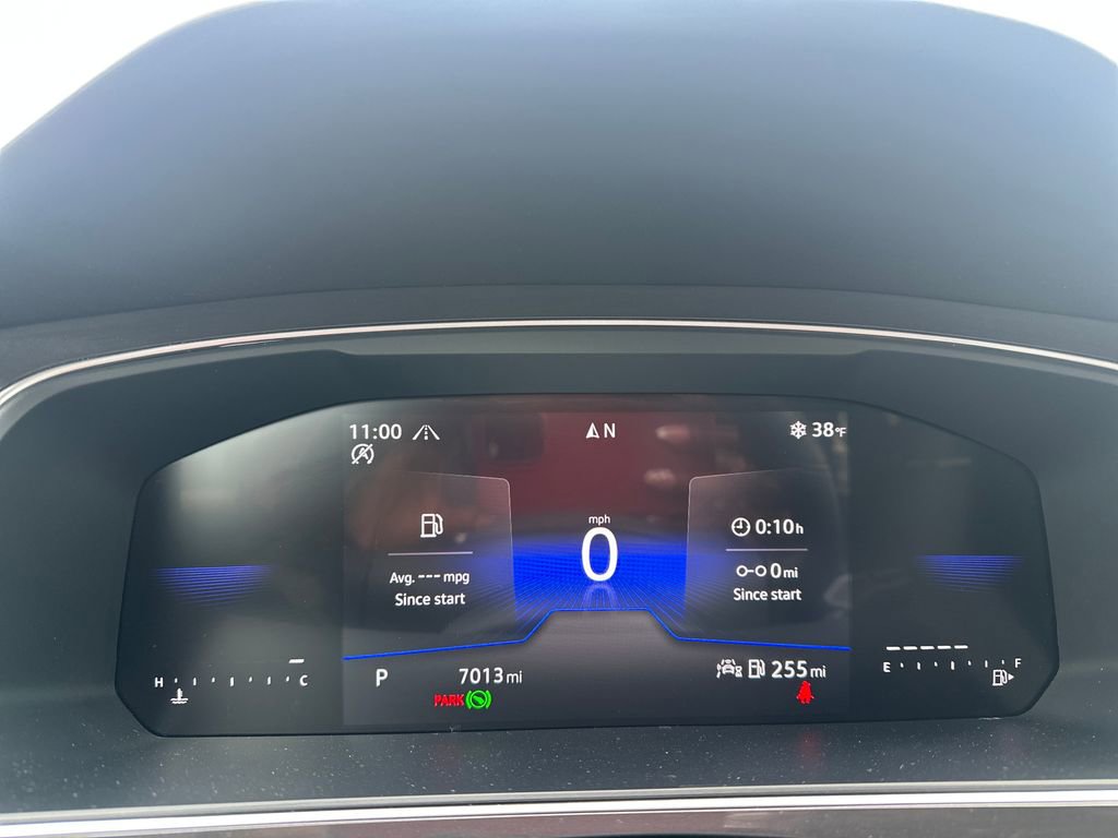 Certified 2024 Volkswagen Tiguan SE R-Line image 8