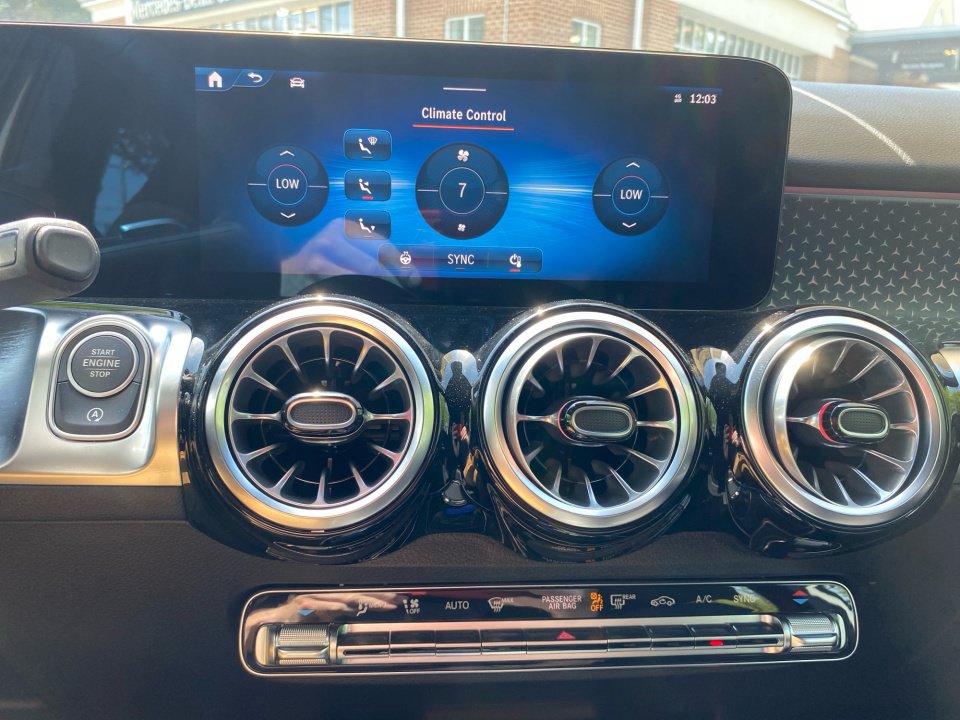 New 2026 Mercedes-Benz GLB 35 AMG 4MATIC image 18
