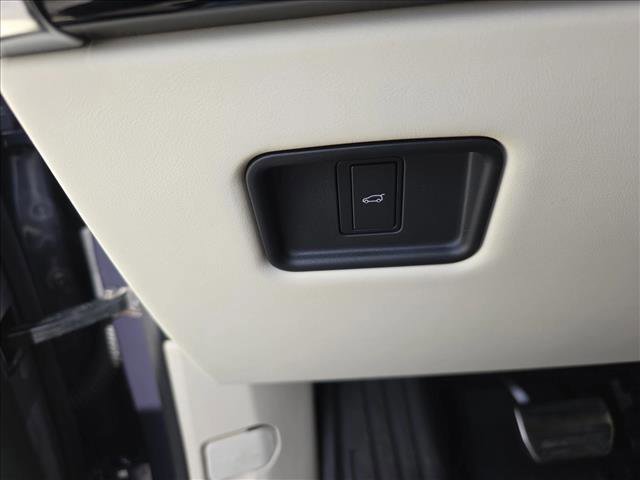 New 2025 Land Rover Range Rover Long Wheelbase SE image 27