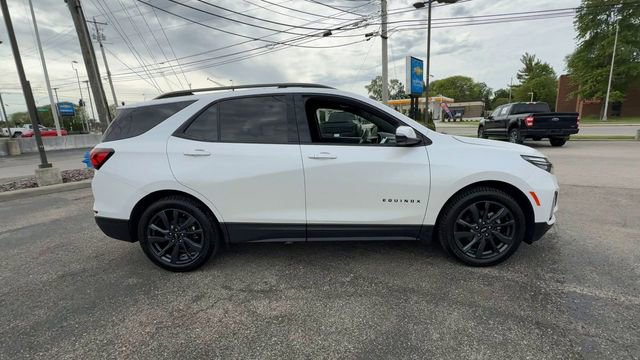 Used 2022 Chevrolet Equinox RS w/ RS Leather Package FWD image 9