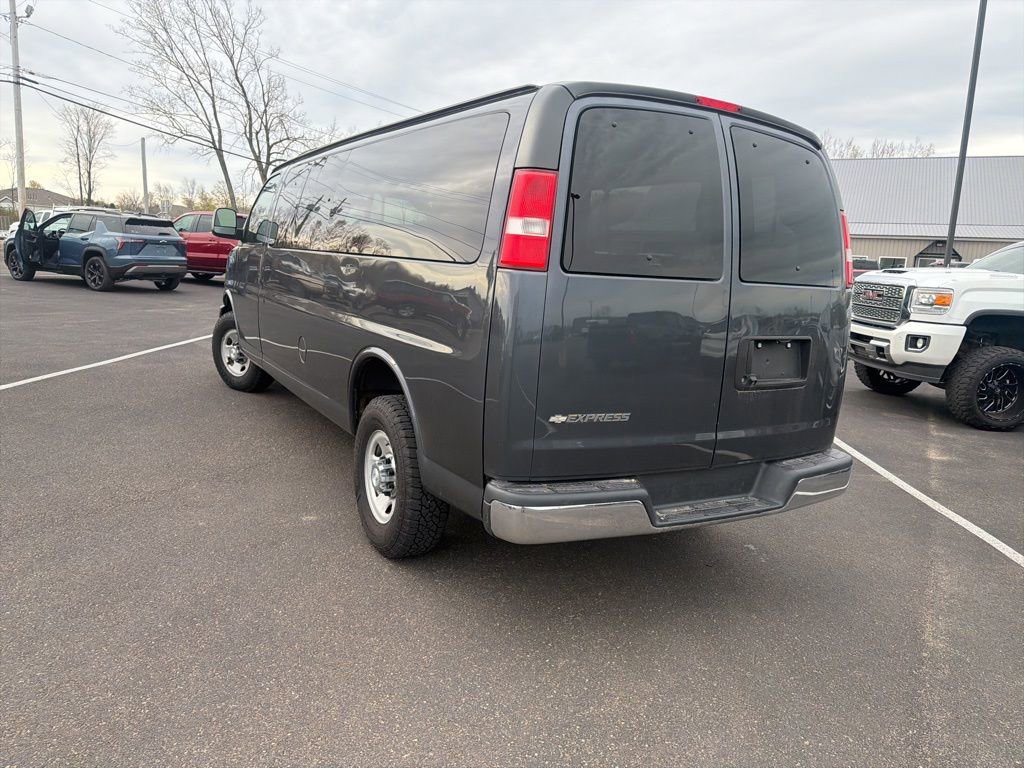Used 2017 Chevrolet Express 3500 LT w/ LT Preferred Equipment Group RWD image 5