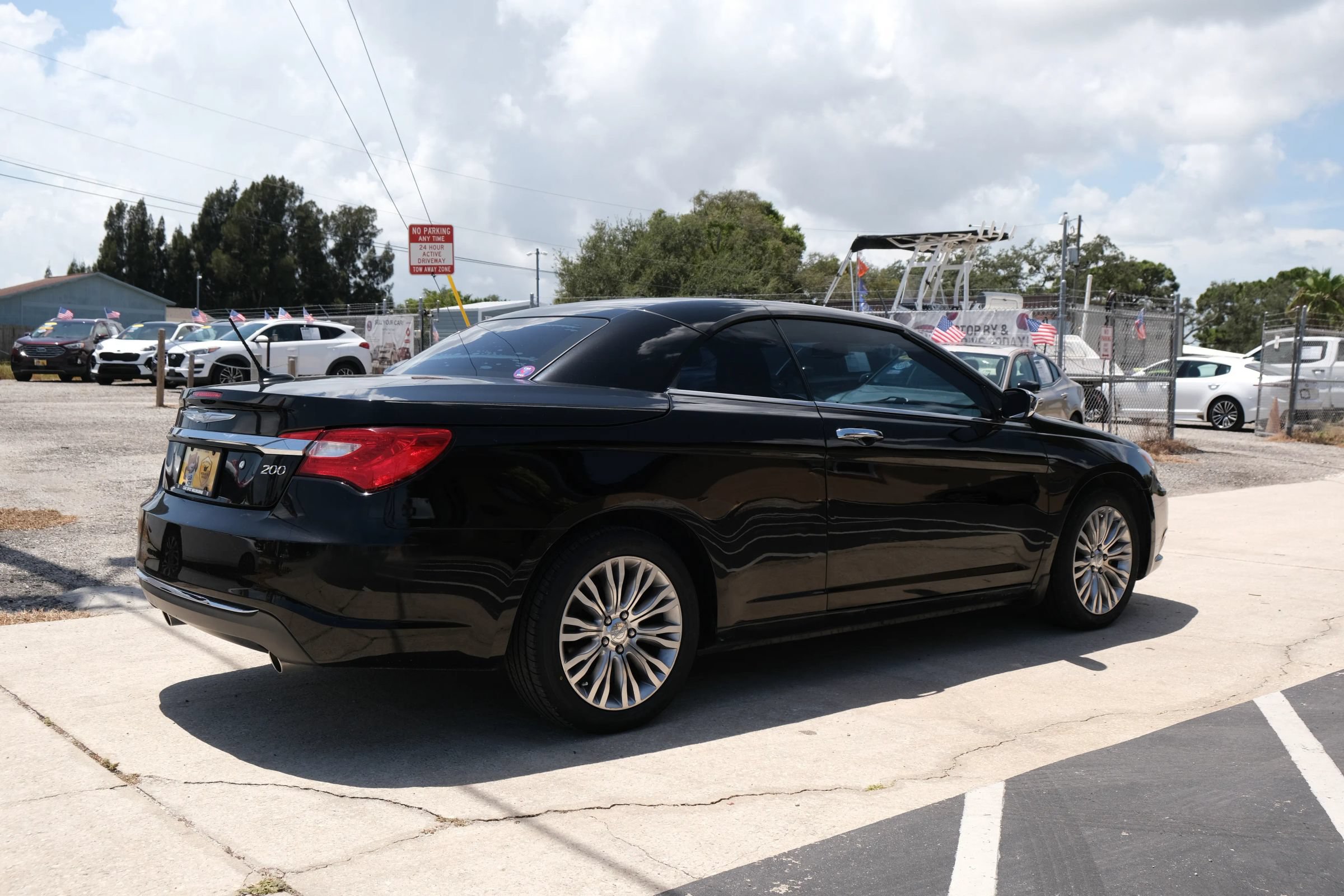 Used 2011 Chrysler 200 Limited FWD image 5