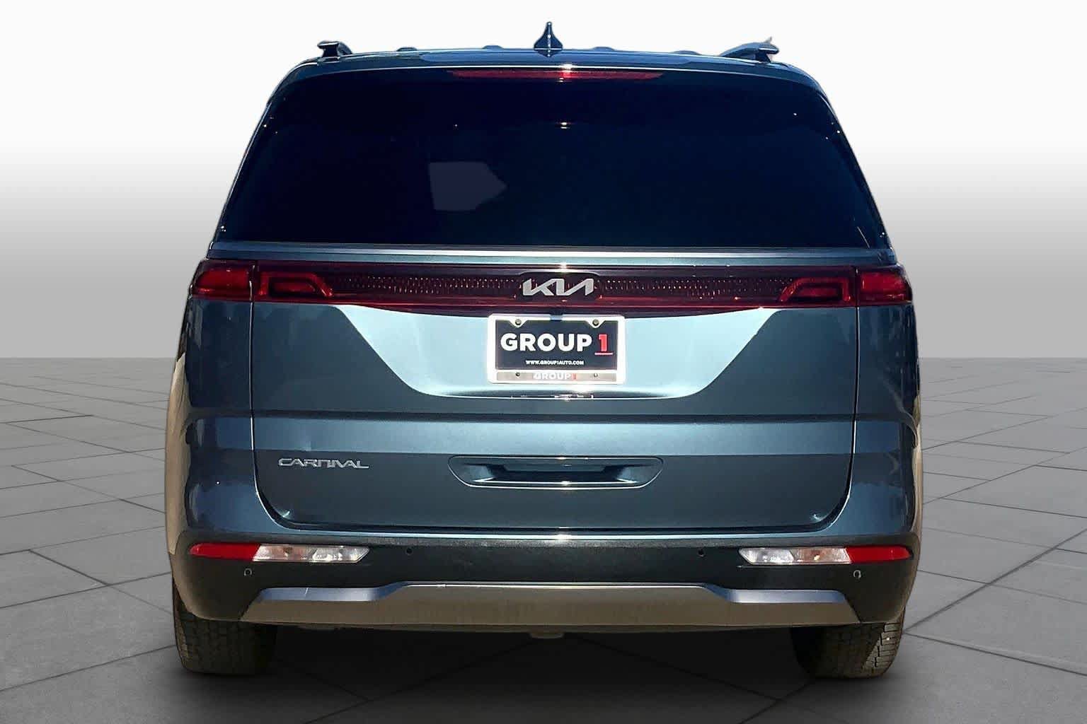 Used 2023 Kia Carnival SX FWD image 5
