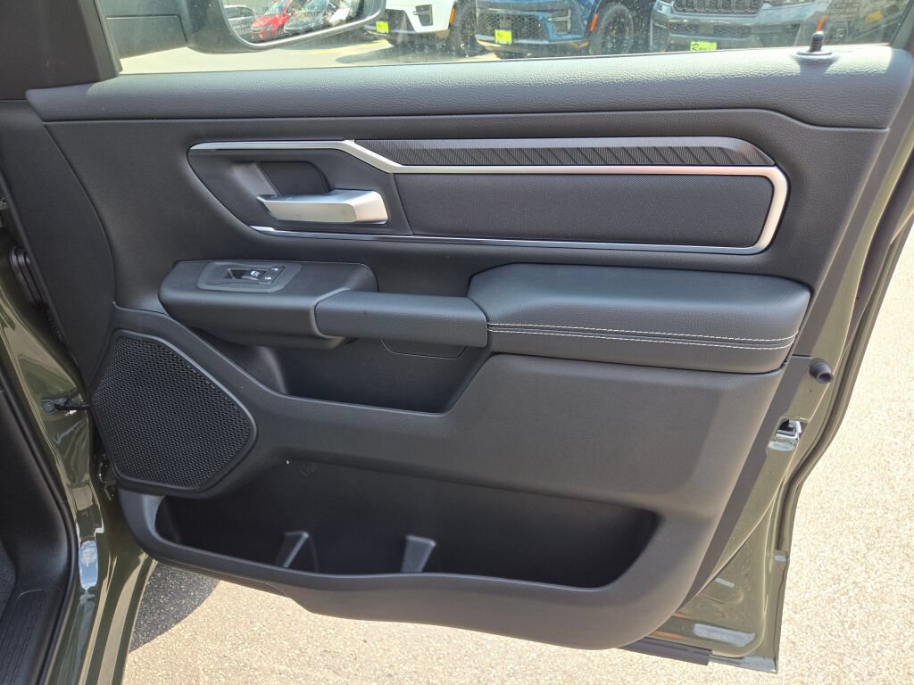 New 2027 RAM 1500 4x4 Crew Cab image 5