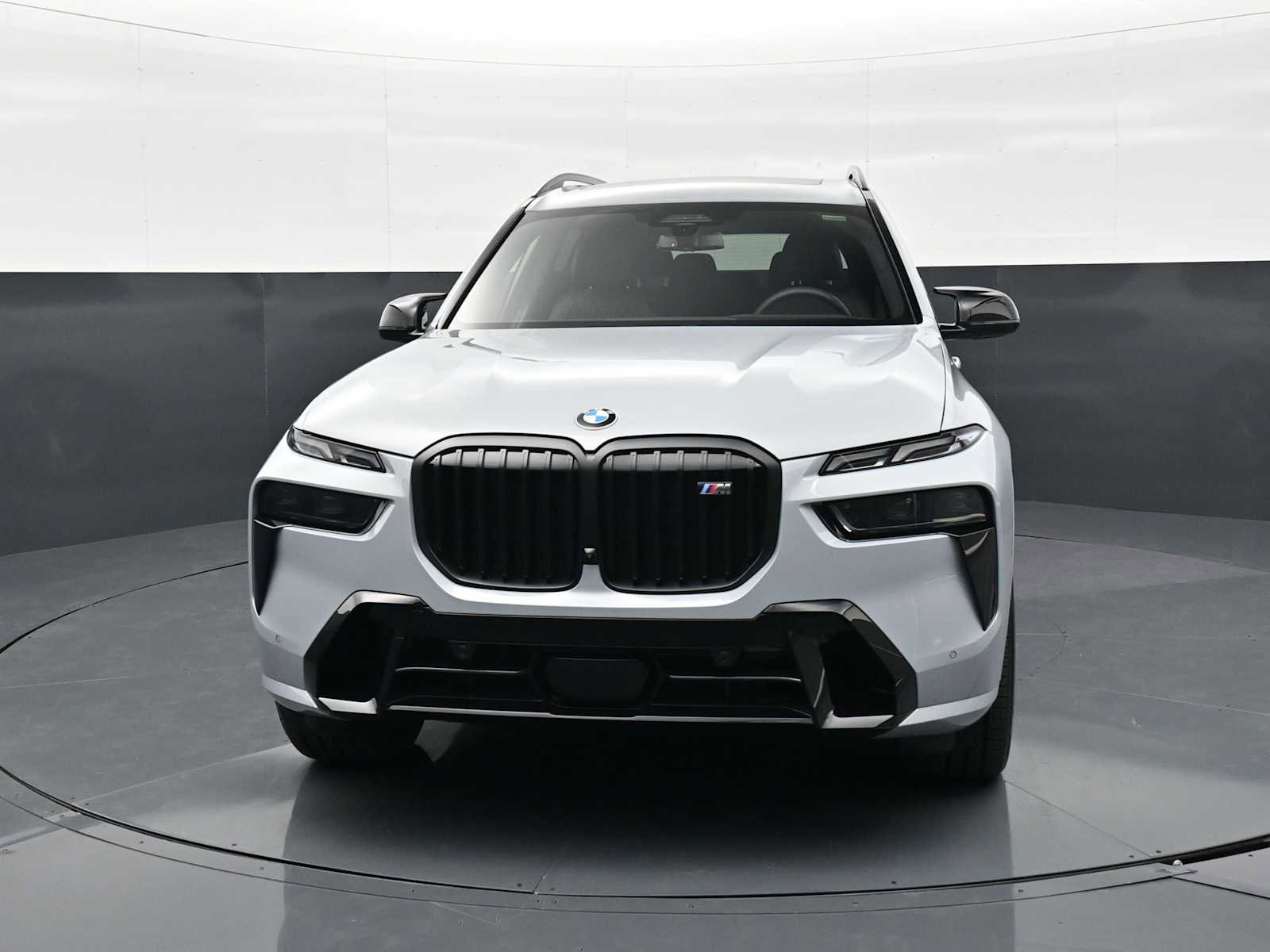 Used 2026 BMW X7 M60i AWD/4WD image 2