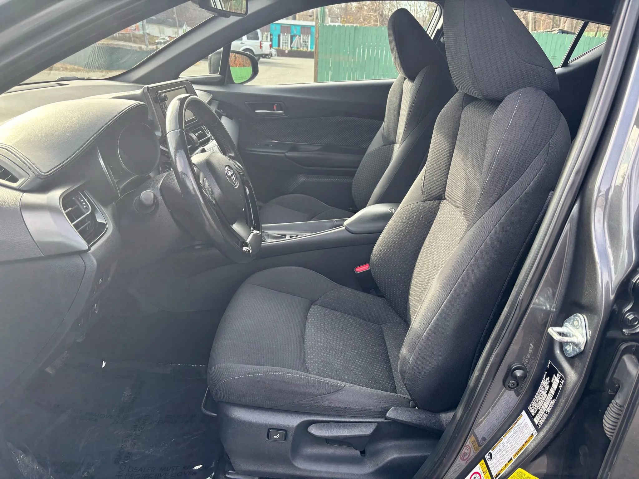 Used 2018 Toyota C-HR XLE image 21