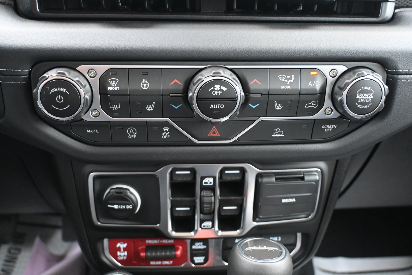 New 2025 Jeep Gladiator Rubicon w/ Convenience Group AWD/4WD image 16