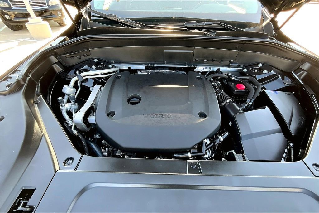 Certified 2025 Volvo XC90 B6 Plus image 12