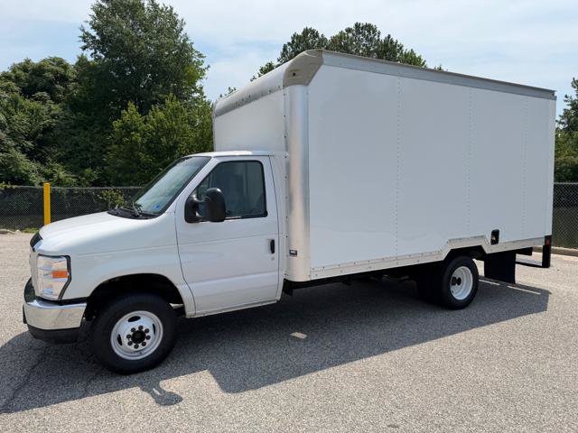 Used 2018 Ford E-350 and Econoline 350 Super Duty w/ Power Windows & Locks Group RWD image 9