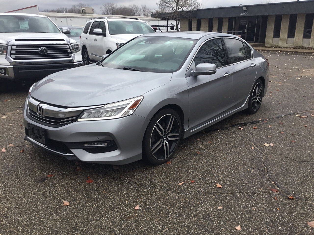 Used 2016 Honda Accord Touring image 12