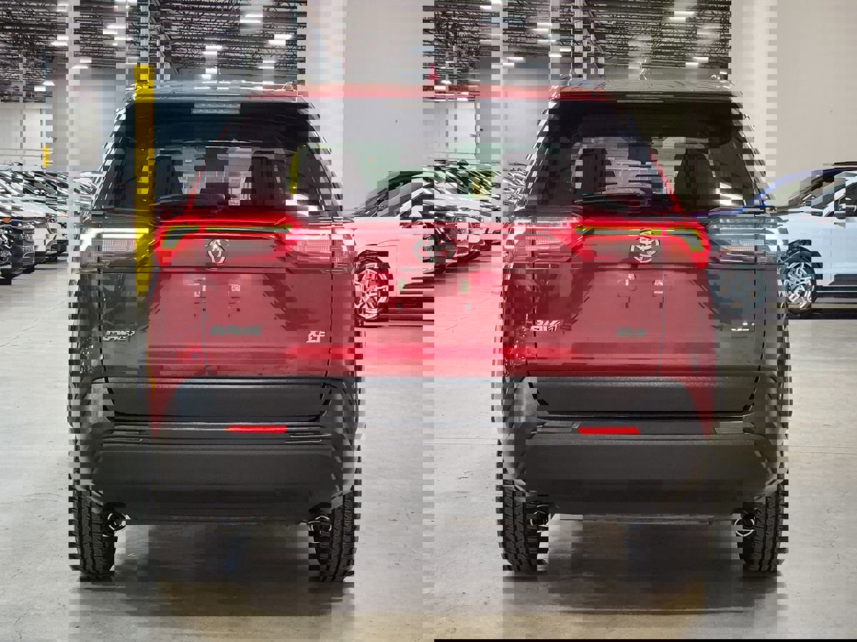 Used 2019 Toyota RAV4 XLE Premium image 10