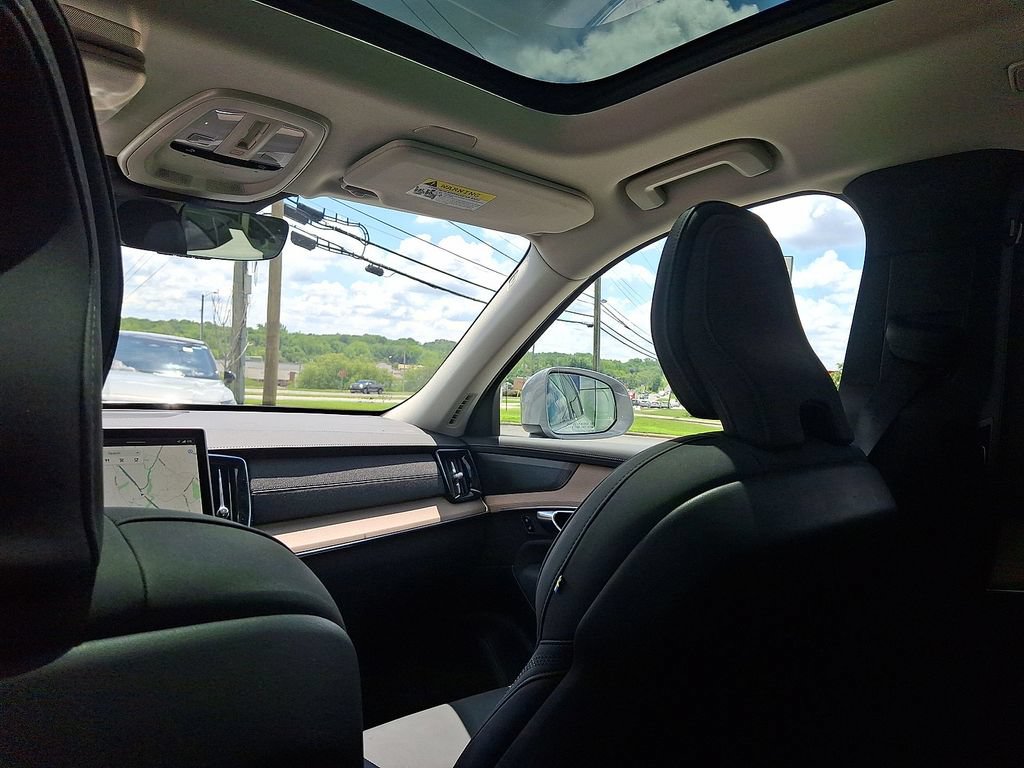 Certified 2026 Volvo XC90 B6 Plus AWD/4WD image 11