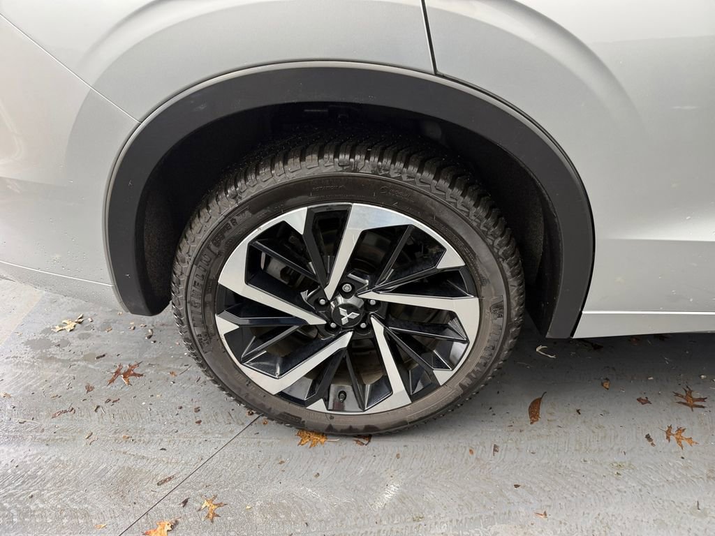 Used 2023 Mitsubishi Outlander SEL image 35