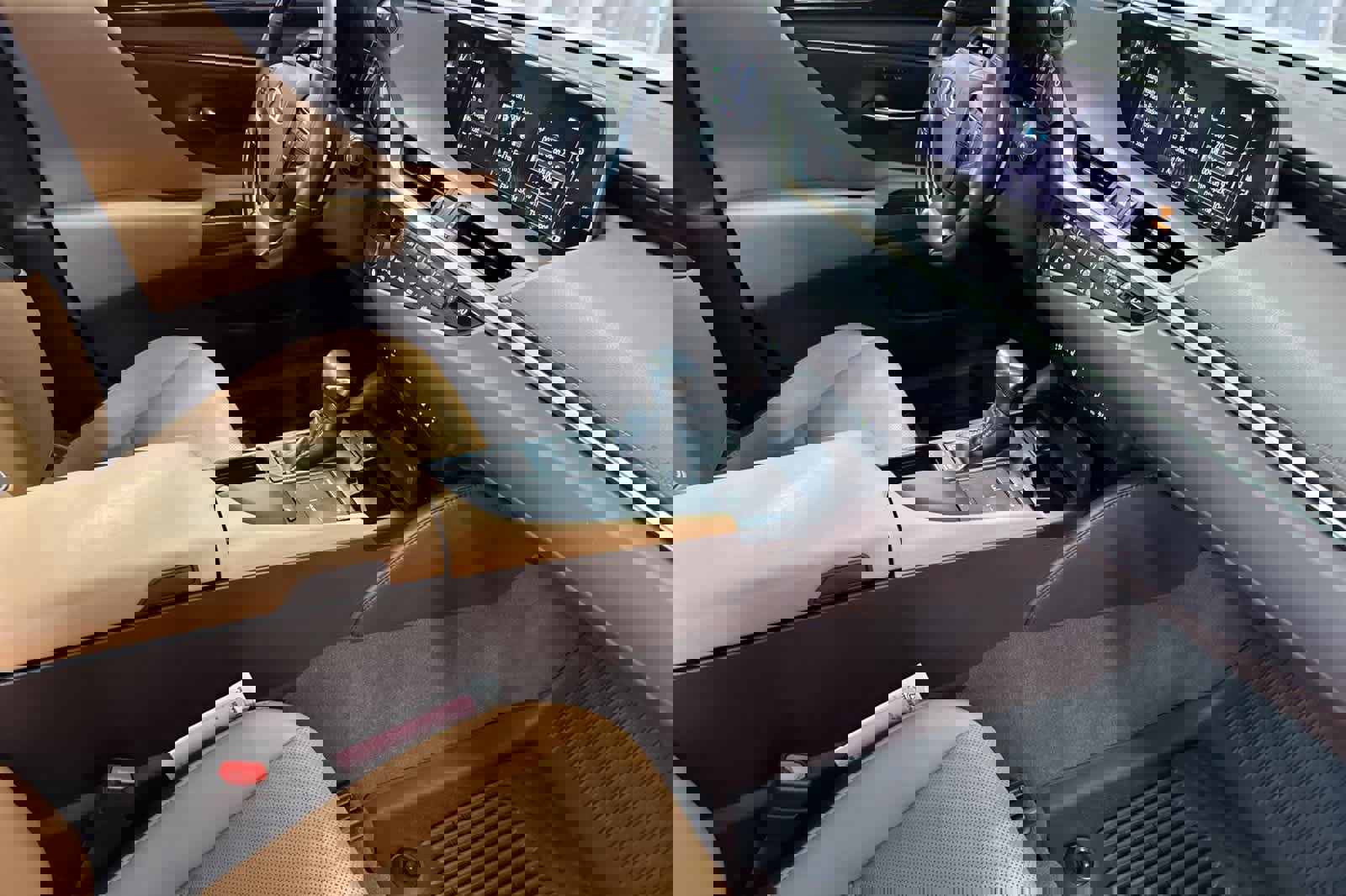 Used 2019 Lexus ES 300h w/ Premium Package image 17