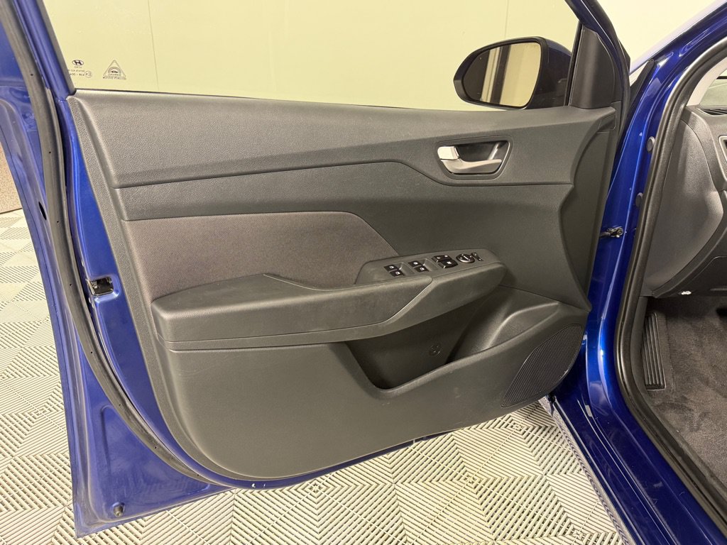 Used 2021 Hyundai Accent SE FWD image 10