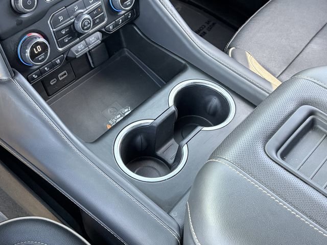 Used 2023 Chevrolet Suburban Premier image 18