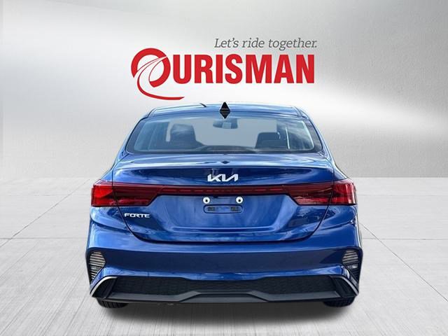Used 2023 Kia Forte LXS w/ LXS Technology Package image 3