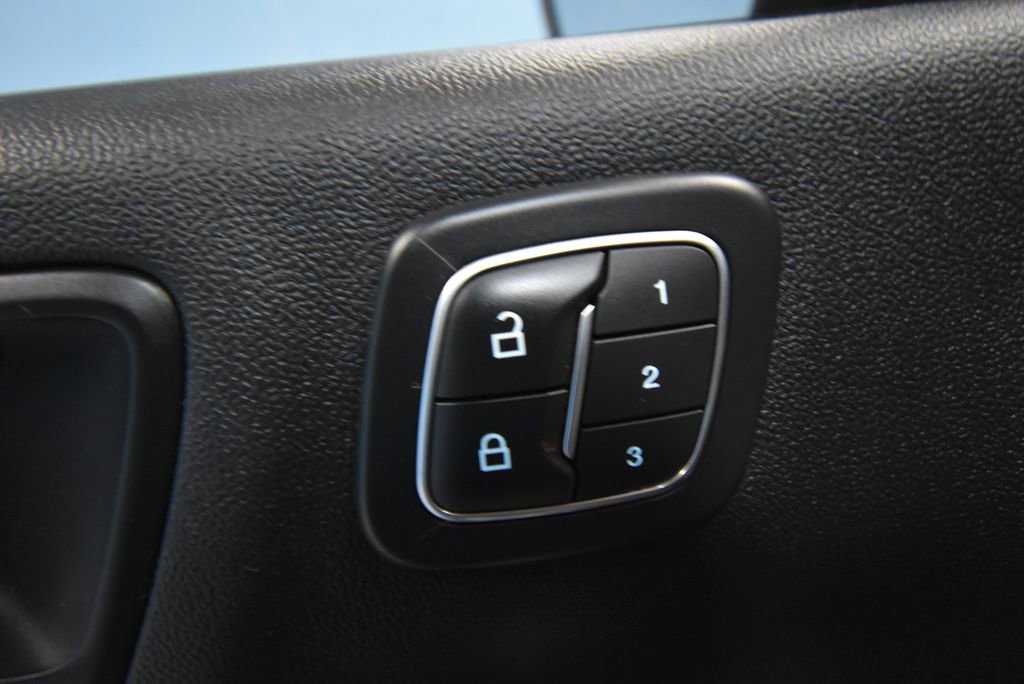 Used 2020 Ford Escape Titanium AWD/4WD image 9