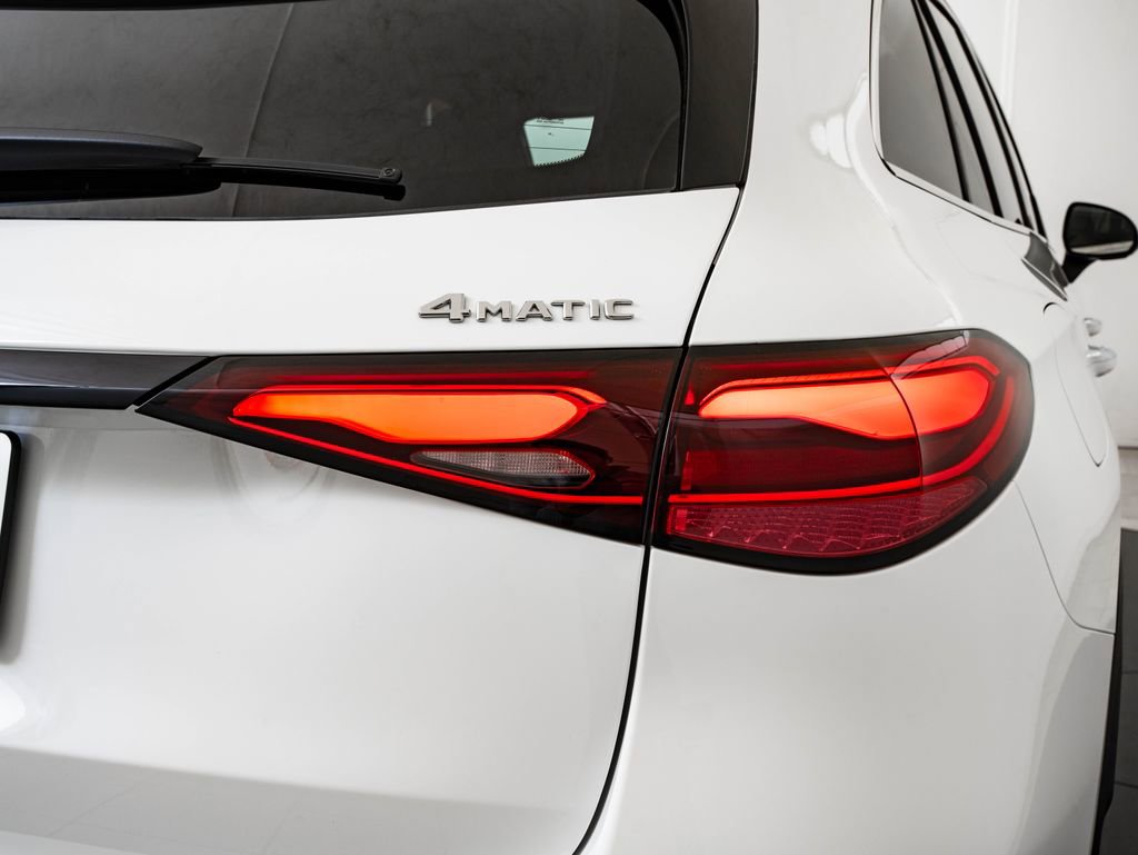 New 2026 Mercedes-Benz GLC 300 4MATIC image 9