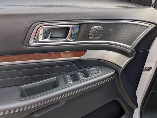 Used 2019 Ford Explorer Platinum image 29
