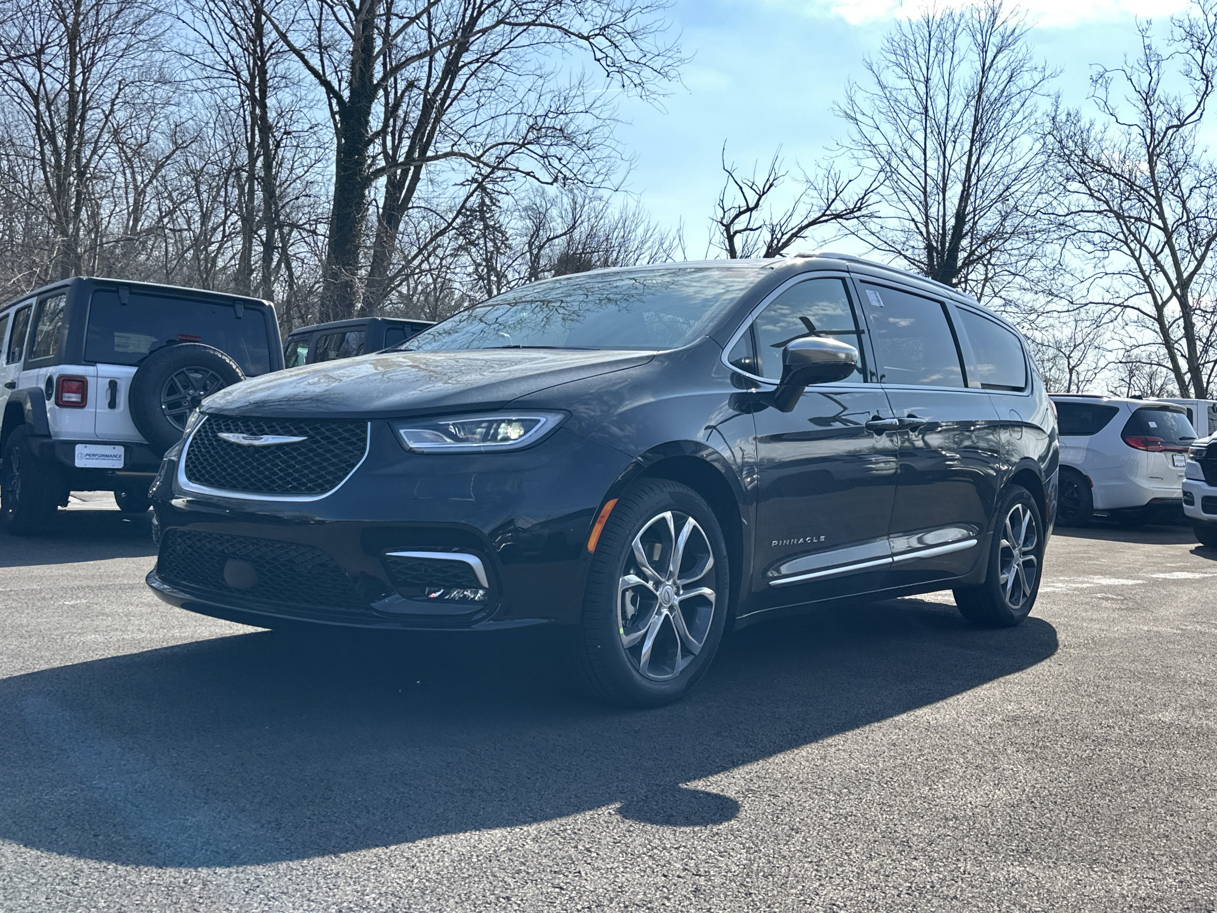 New 2026 Chrysler Pacifica Pinnacle w/ Trailer Tow Group FWD image 24