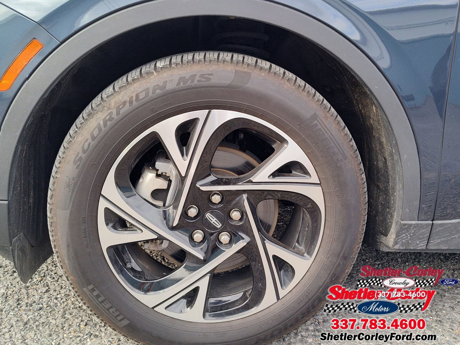 Used 2024 Lincoln Nautilus Premier image 16