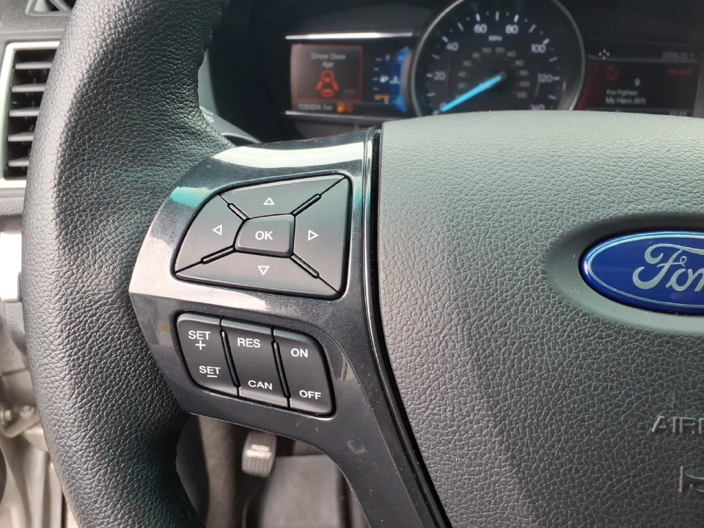 Used 2017 Ford Explorer XLT w/ Equipment Group 202A AWD/4WD image 35